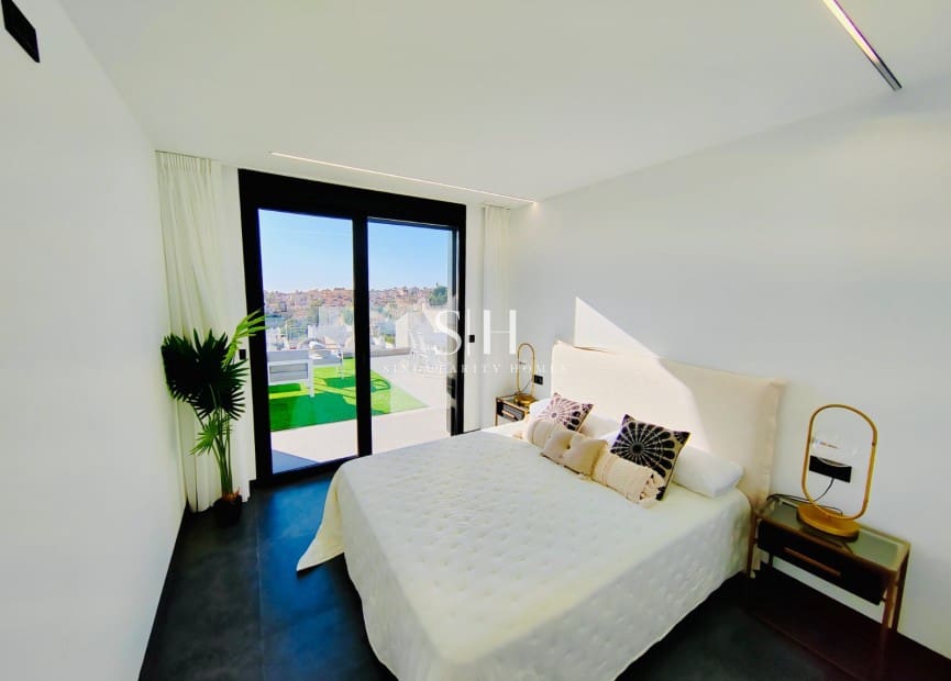 3 bedroom Villa for sale in Los Altos with pool - € 650,000 (Ref: 9255940)