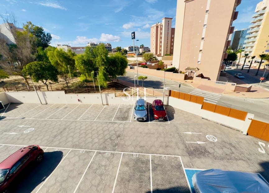 2 makuuhuone Huoneisto myytävänä paikassa Guardamar del Segura mukana uima-altaan 
autotalli - 270 000 € (Ref: 9255941)