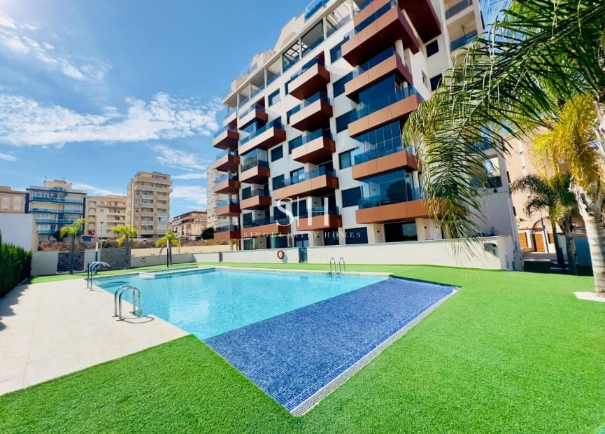 2 makuuhuone Huoneisto myytävänä paikassa Guardamar del Segura mukana uima-altaan 
autotalli - 270 000 € (Ref: 9255941)