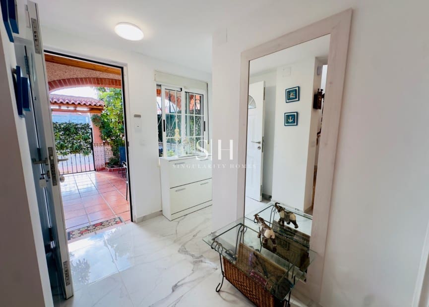 4 soverom Villa til salgs i Torrevieja med garasje - € 264 000 (Ref: 9258207)