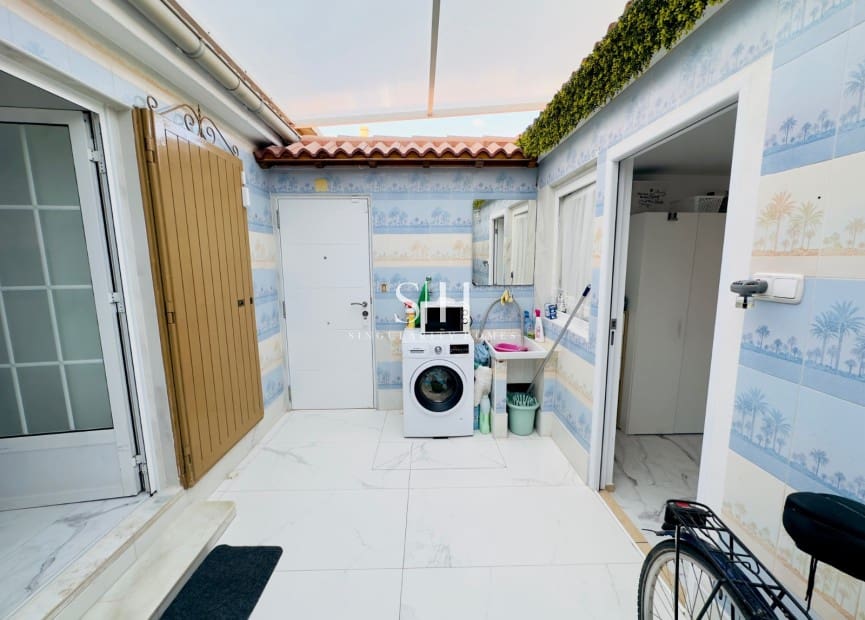 4 soverom Villa til salgs i Torrevieja med garasje - € 264 000 (Ref: 9258207)