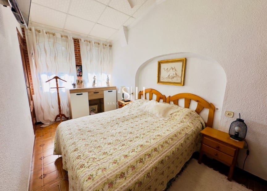 4 soverom Villa til salgs i Torrevieja med garasje - € 264 000 (Ref: 9258207)