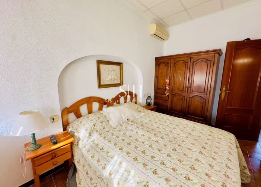 4 soverom Villa til salgs i Torrevieja med garasje - € 264 000 (Ref: 9258207)