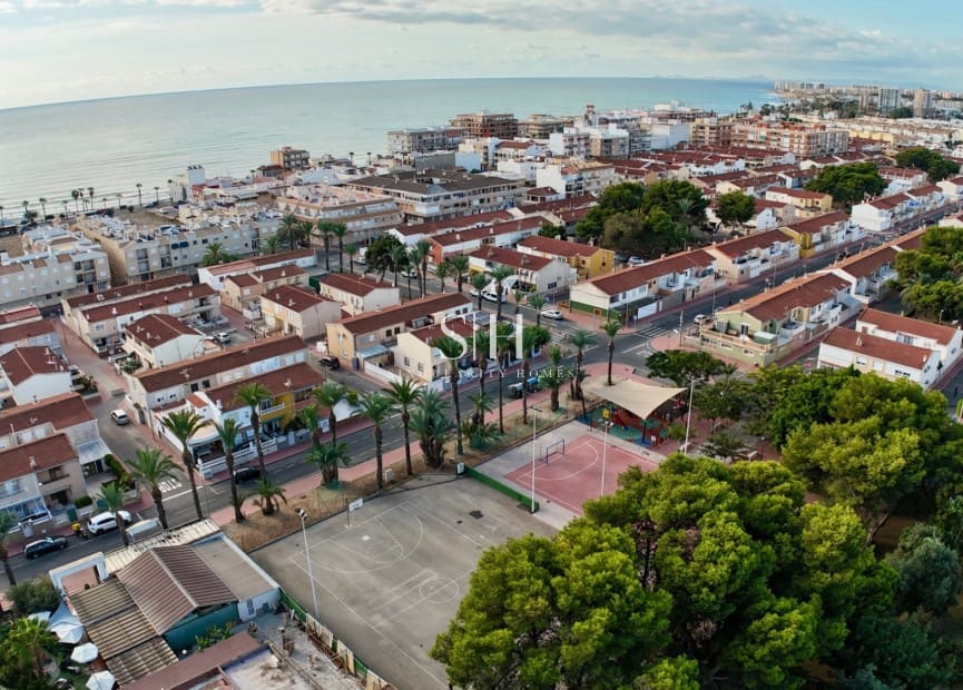 4 soverom Villa til salgs i Torrevieja med garasje - € 264 000 (Ref: 9258207)