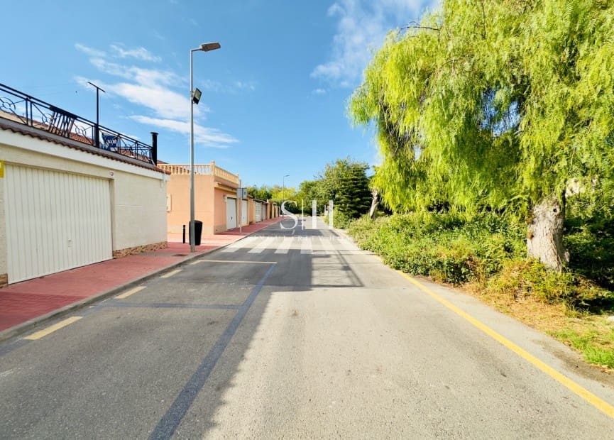 4 soverom Villa til salgs i Torrevieja med garasje - € 264 000 (Ref: 9258207)