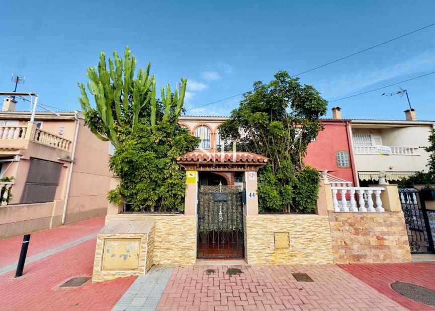 4 soverom Villa til salgs i Torrevieja med garasje - € 264 000 (Ref: 9258207)