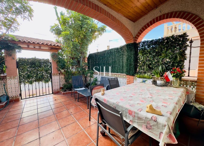 4 soverom Villa til salgs i Torrevieja med garasje - € 264 000 (Ref: 9258207)