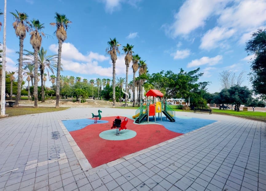 2 sypialnia Dom na sprzedaż w Los Altos z basenem - 175 000 € (Ref: 9283102)