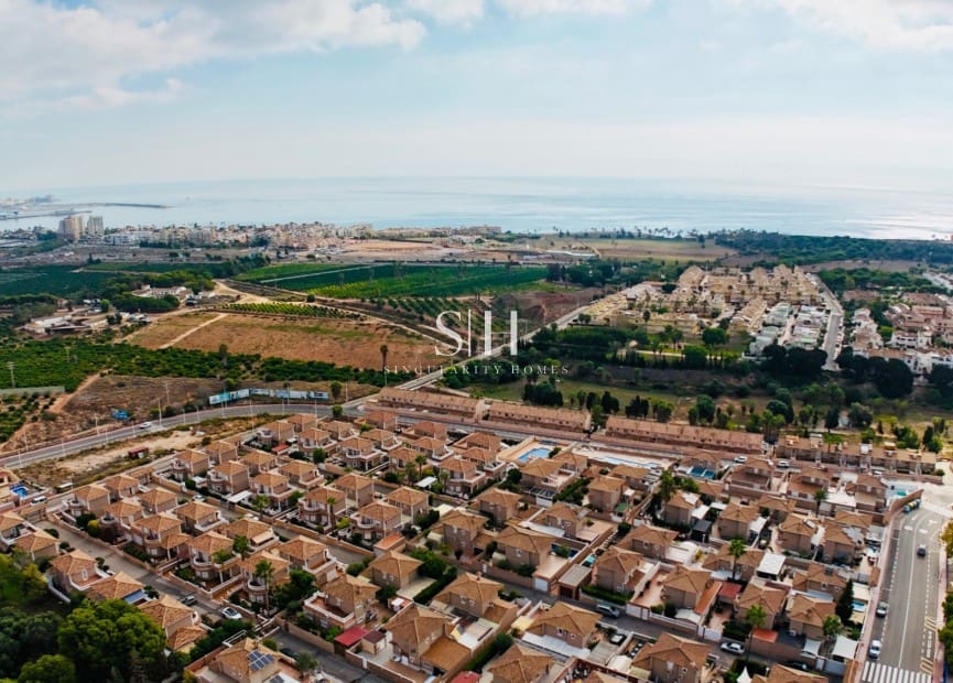 2 sypialnia Dom na sprzedaż w Los Altos z basenem - 175 000 € (Ref: 9283102)