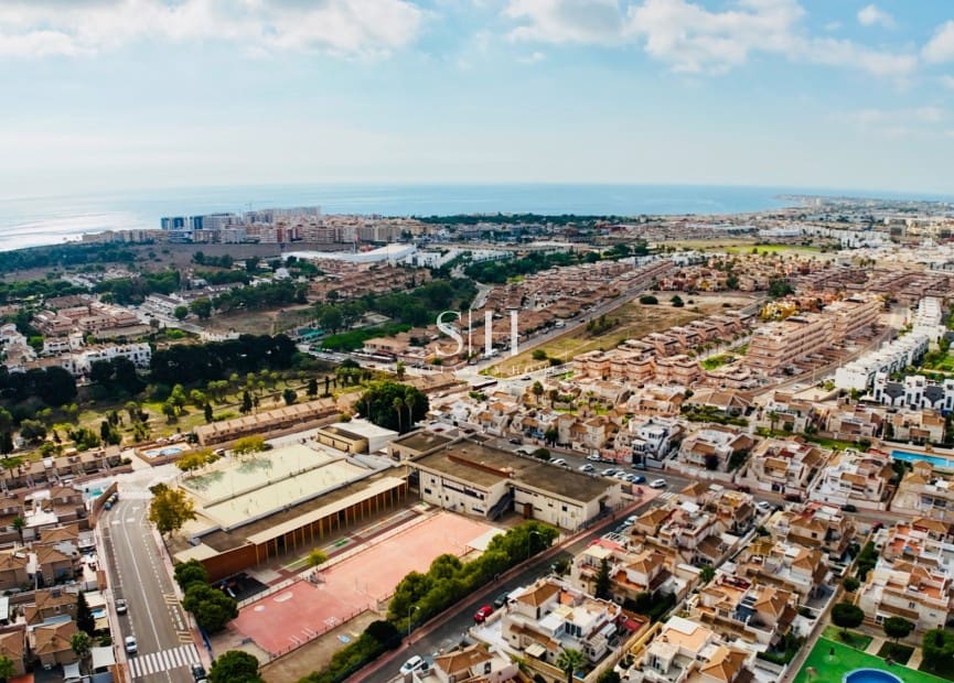 2 sypialnia Dom na sprzedaż w Los Altos z basenem - 175 000 € (Ref: 9283102)