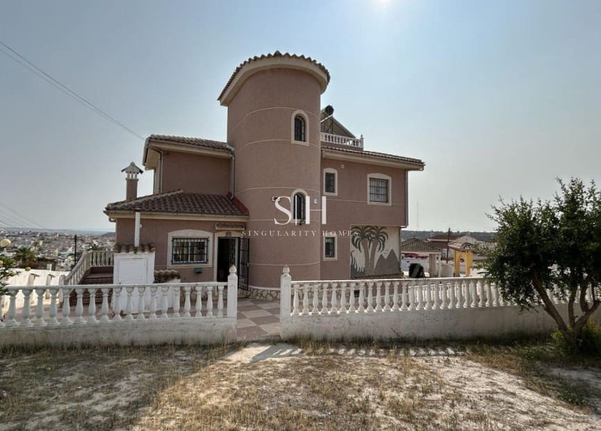 5 makuuhuone Huvila myytävänä paikassa Ciudad Quesada - 599 990 € (Ref: 9293480)