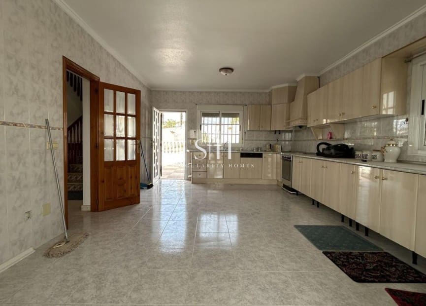 5 makuuhuone Huvila myytävänä paikassa Ciudad Quesada - 599 990 € (Ref: 9293480)