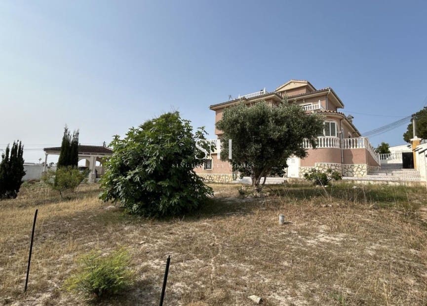 5 makuuhuone Huvila myytävänä paikassa Ciudad Quesada - 599 990 € (Ref: 9293480)