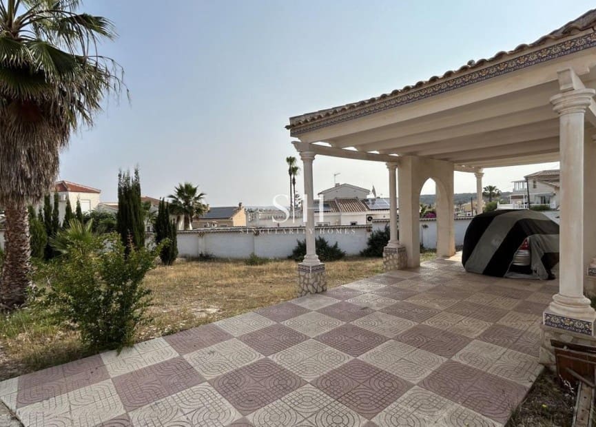 5 makuuhuone Huvila myytävänä paikassa Ciudad Quesada - 599 990 € (Ref: 9293480)