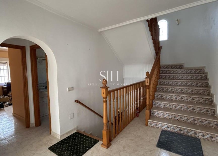 5 makuuhuone Huvila myytävänä paikassa Ciudad Quesada - 599 990 € (Ref: 9293480)