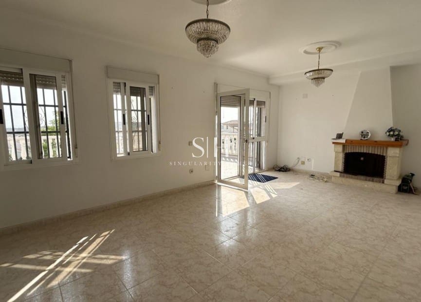 5 makuuhuone Huvila myytävänä paikassa Ciudad Quesada - 599 990 € (Ref: 9293480)