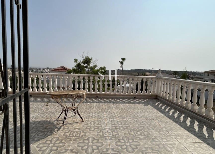 5 makuuhuone Huvila myytävänä paikassa Ciudad Quesada - 599 990 € (Ref: 9293480)