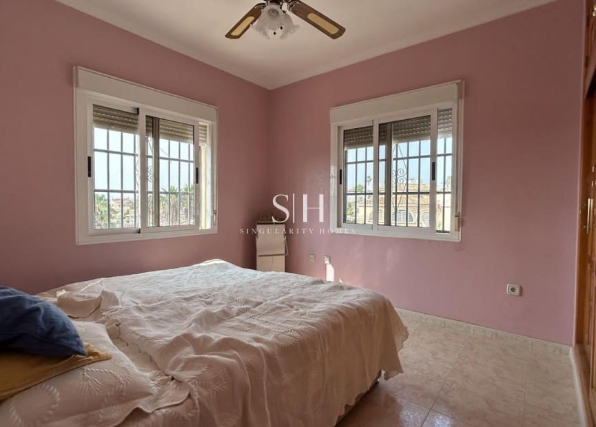 5 makuuhuone Huvila myytävänä paikassa Ciudad Quesada - 599 990 € (Ref: 9293480)