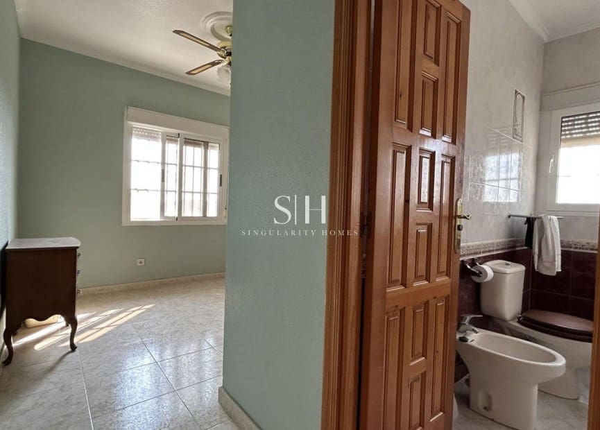 5 makuuhuone Huvila myytävänä paikassa Ciudad Quesada - 599 990 € (Ref: 9293480)