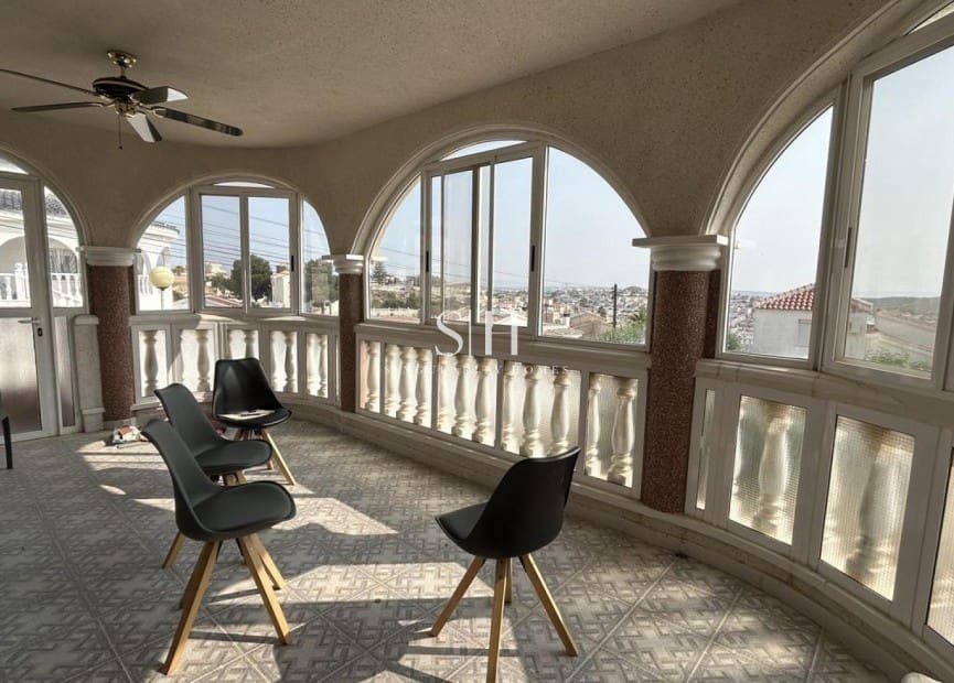 5 makuuhuone Huvila myytävänä paikassa Ciudad Quesada - 599 990 € (Ref: 9293480)