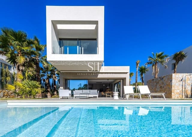 3 soveværelse Villa til salg i San Miguel de Salinas med swimmingpool - € 817.000 (Ref: 9295853)