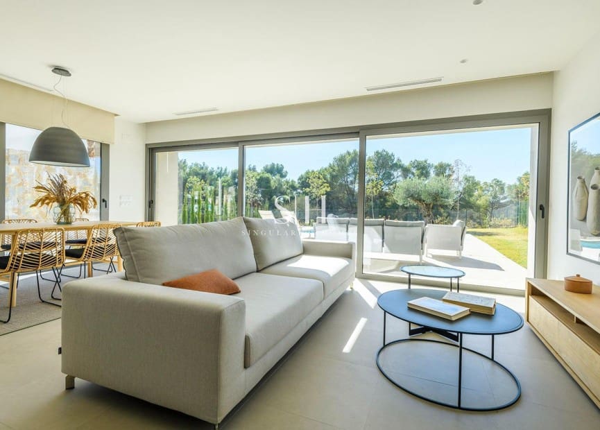 3 soveværelse Villa til salg i San Miguel de Salinas med swimmingpool - € 817.000 (Ref: 9295853)