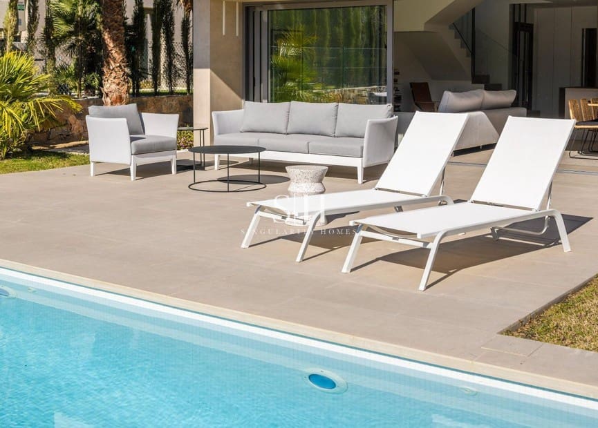 3 soveværelse Villa til salg i San Miguel de Salinas med swimmingpool - € 817.000 (Ref: 9295853)