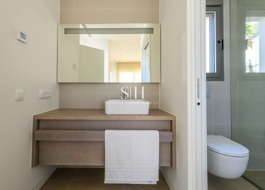 3 soveværelse Villa til salg i San Miguel de Salinas med swimmingpool - € 817.000 (Ref: 9295853)