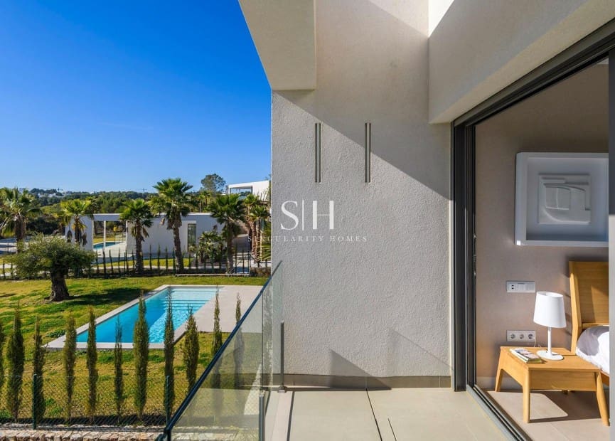 3 soveværelse Villa til salg i San Miguel de Salinas med swimmingpool - € 817.000 (Ref: 9295853)