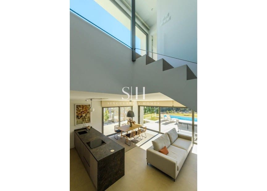 3 soveværelse Villa til salg i San Miguel de Salinas med swimmingpool - € 817.000 (Ref: 9295853)