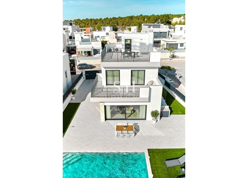 3 bedroom Villa for sale in San Miguel de Salinas with pool - € 574,000 (Ref: 9295854)