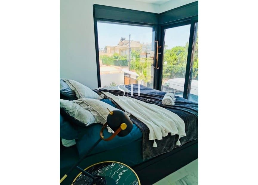 3 Zimmer Villa zu verkaufen in Torrevieja mit Pool Garage - 750.000 € (Ref: 9306730)