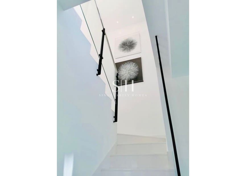 3 Zimmer Villa zu verkaufen in Torrevieja mit Pool Garage - 750.000 € (Ref: 9306730)