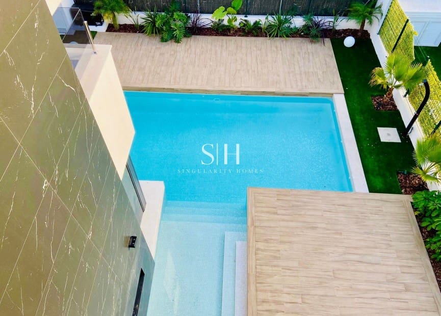 3 Zimmer Villa zu verkaufen in Torrevieja mit Pool Garage - 750.000 € (Ref: 9306730)