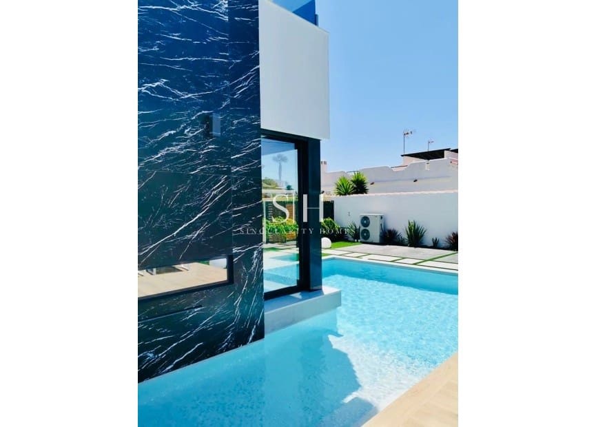 3 Zimmer Villa zu verkaufen in Torrevieja mit Pool Garage - 750.000 € (Ref: 9306730)