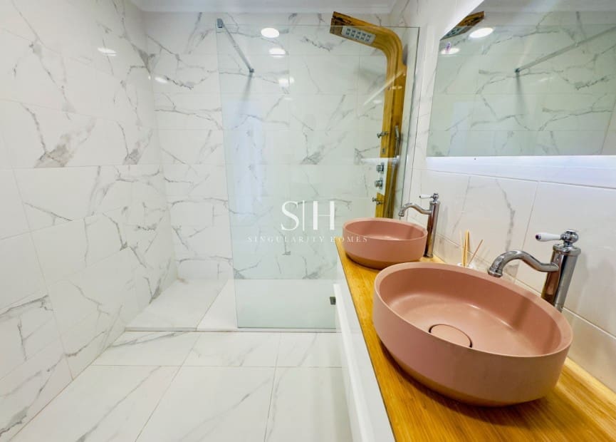 Chalet de 3 habitaciones en Aguas Nuevas en venta - 369.000 € (Ref: 9306920)