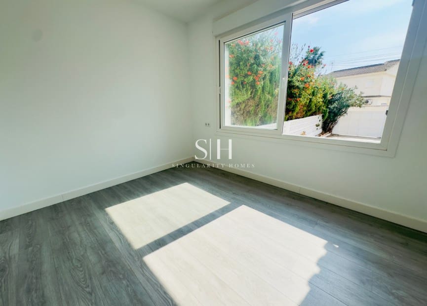 Chalet de 3 habitaciones en Aguas Nuevas en venta - 369.000 € (Ref: 9306920)