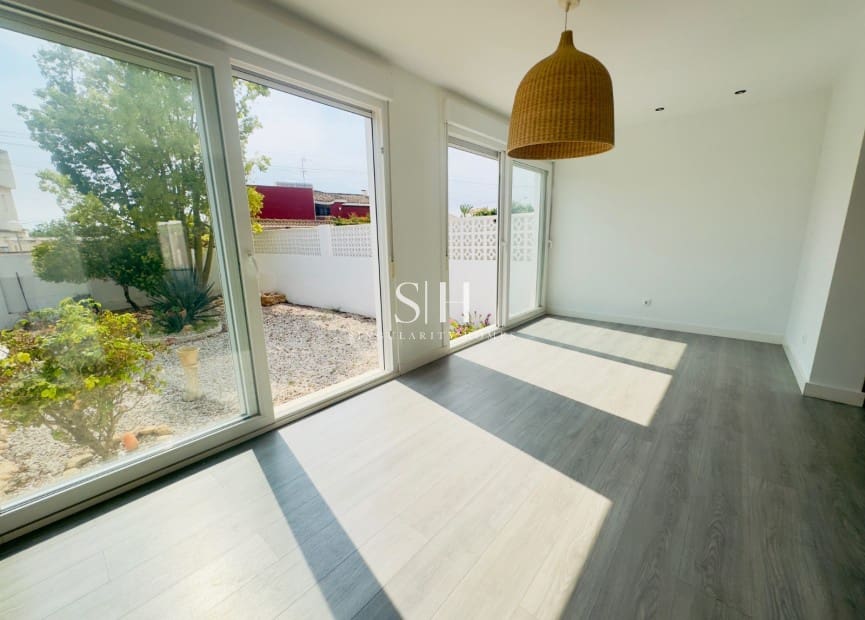 Chalet de 3 habitaciones en Aguas Nuevas en venta - 369.000 € (Ref: 9306920)