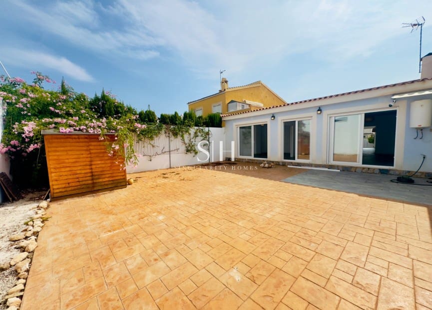 Chalet de 3 habitaciones en Aguas Nuevas en venta - 369.000 € (Ref: 9306920)