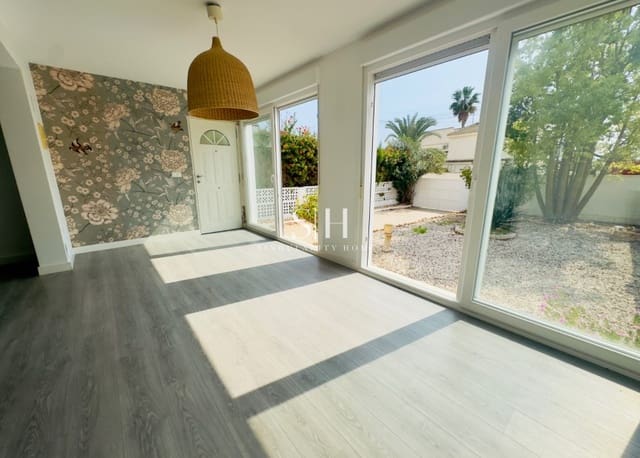 3 bedroom Villa for sale in Aguas Nuevas, Torrevieja - € 369,000 (Ref: 9306920)