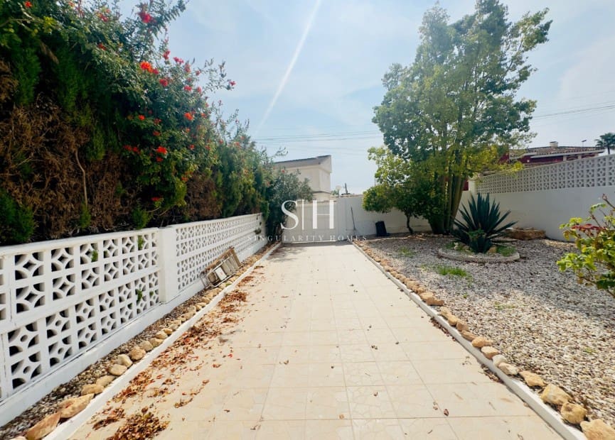 Chalet de 3 habitaciones en Aguas Nuevas en venta - 369.000 € (Ref: 9306920)