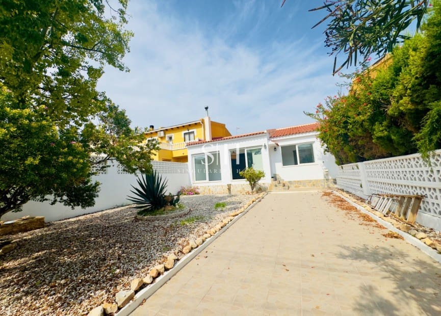 Chalet de 3 habitaciones en Aguas Nuevas en venta - 369.000 € (Ref: 9306920)