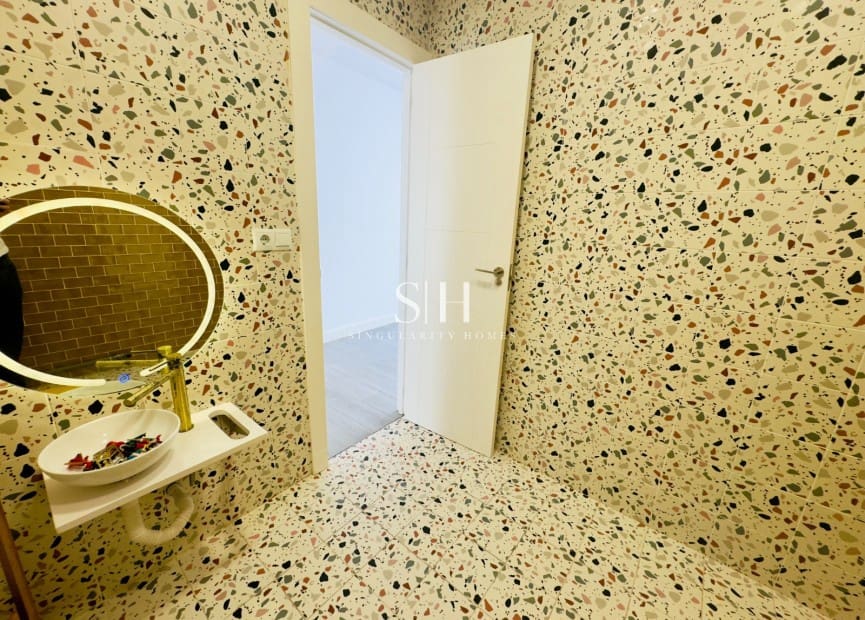 Chalet de 3 habitaciones en Aguas Nuevas en venta - 369.000 € (Ref: 9306920)