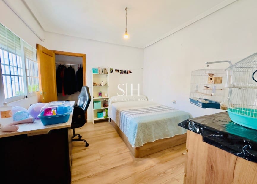 3 Zimmer Apartment zu verkaufen in Torrevieja mit Garage - 239.000 € (Ref: 9306921)