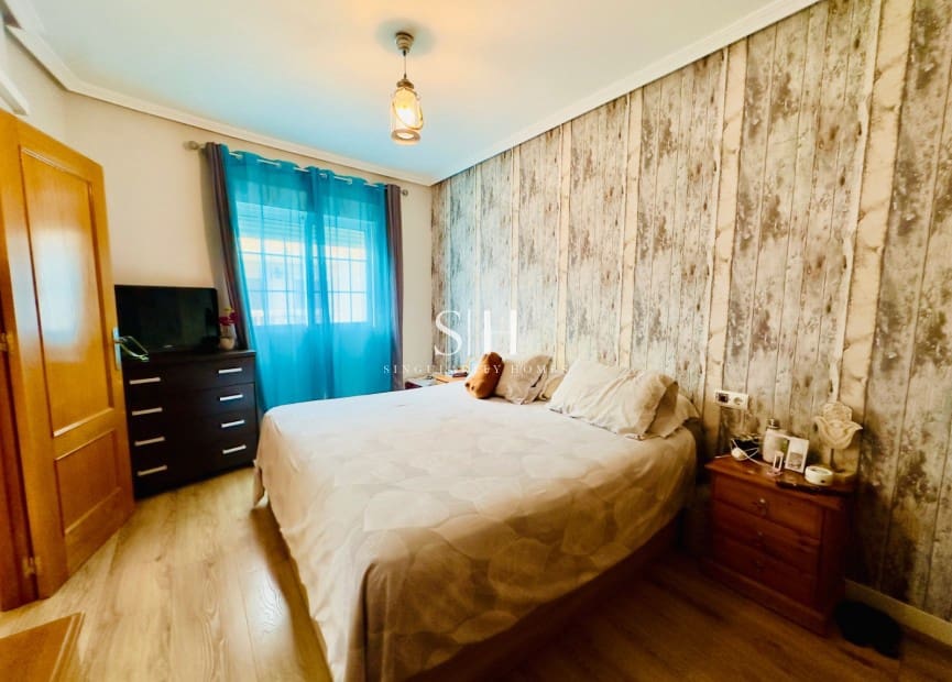 3 Zimmer Apartment zu verkaufen in Torrevieja mit Garage - 239.000 € (Ref: 9306921)