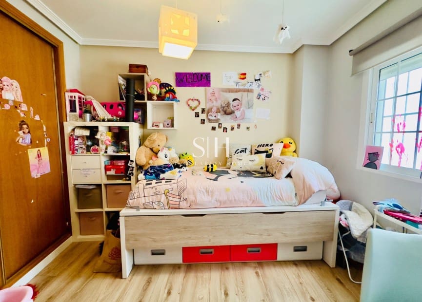 3 Zimmer Apartment zu verkaufen in Torrevieja mit Garage - 239.000 € (Ref: 9306921)