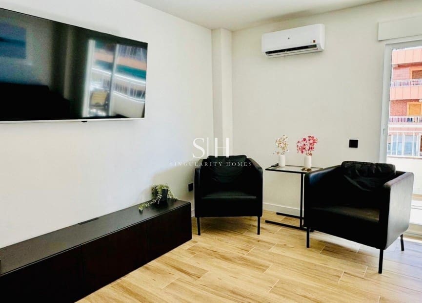 3 bedroom Beach Apartment for sale in Torrevieja with pool - € 289,000 (Ref: 9308848)