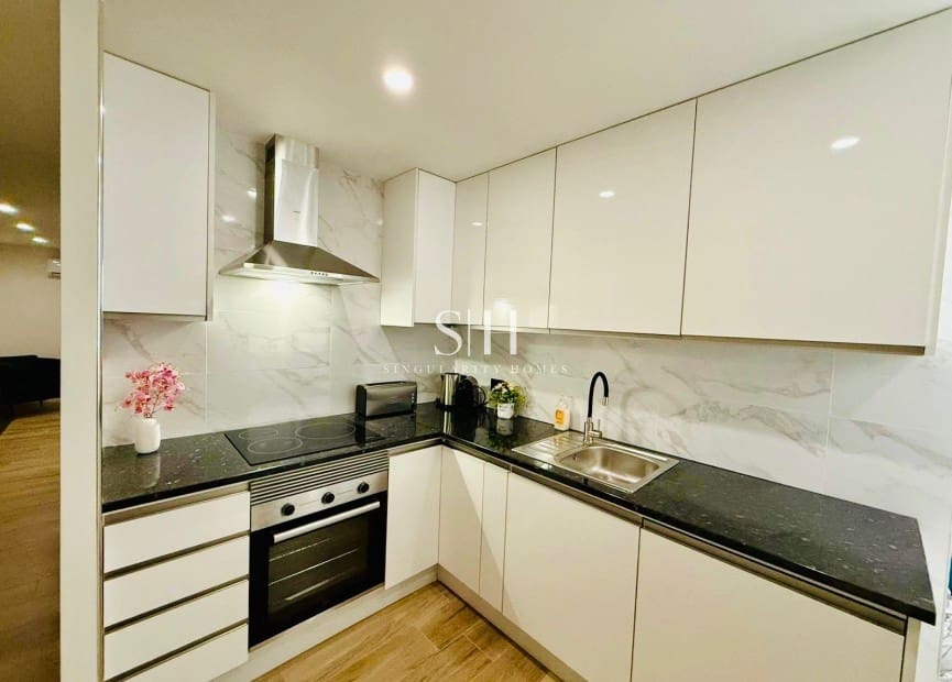 3 bedroom Beach Apartment for sale in Torrevieja with pool - € 289,000 (Ref: 9308848)