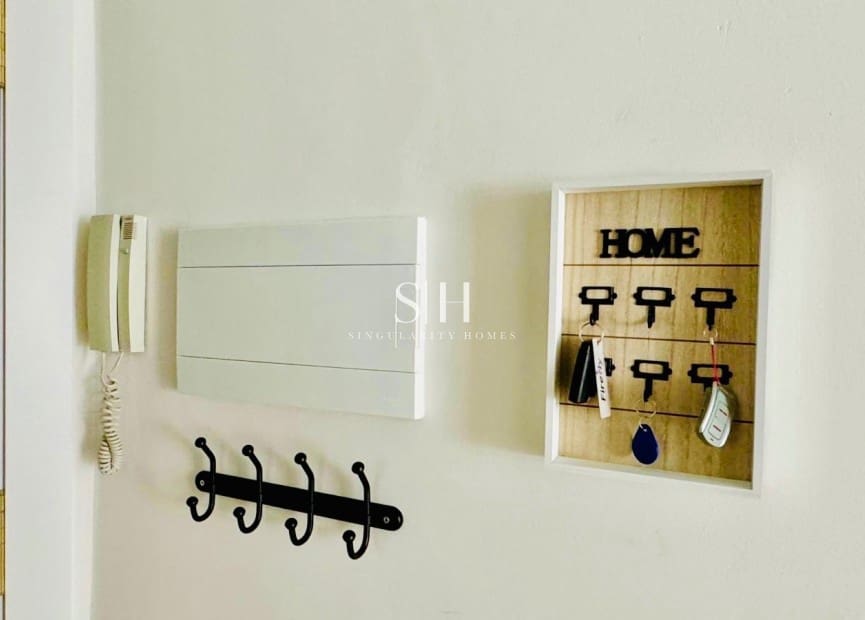 3 bedroom Beach Apartment for sale in Torrevieja with pool - € 289,000 (Ref: 9308848)