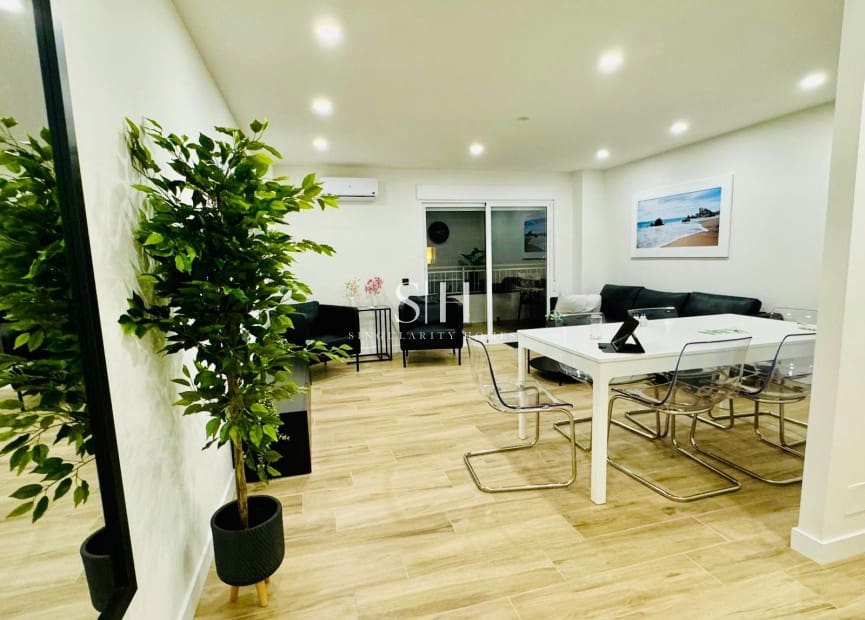 3 bedroom Beach Apartment for sale in Torrevieja with pool - € 289,000 (Ref: 9308848)